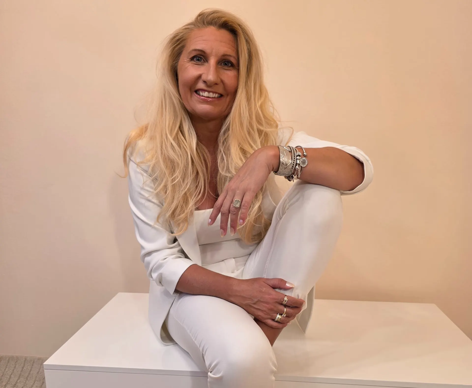 Renata Škodnik, pisateljica in likovna ustvarjalka